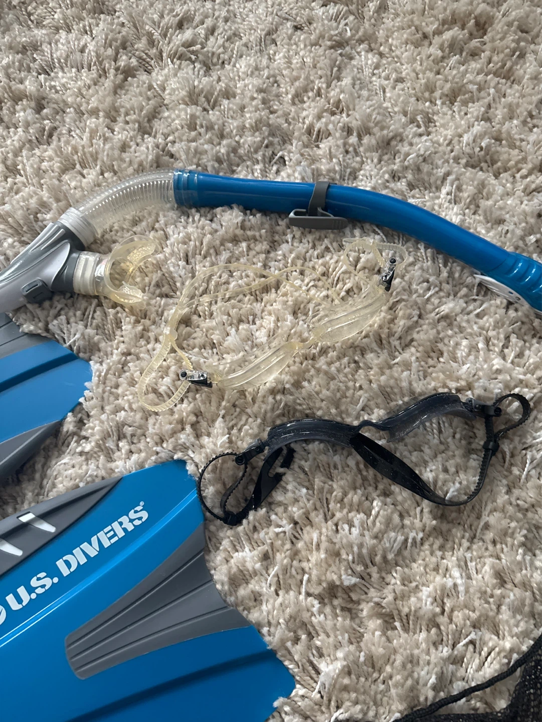 U.S. Divers Snorkel Set with Fins, Mask, and Snorkel - photo 3