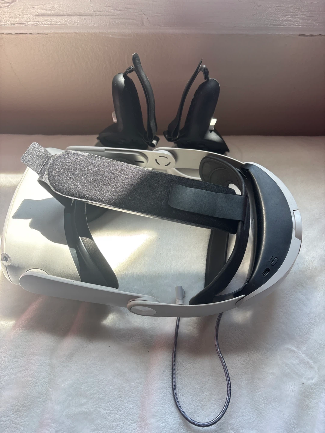 Oculus Quest 2 VR Headset with Controllers (OG)