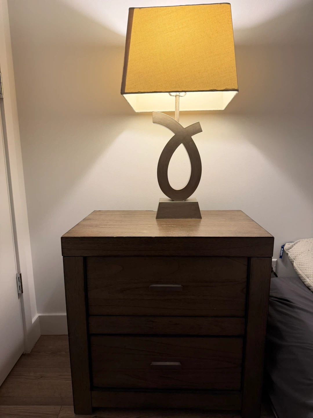 Nightstand with charging ports( includes matching lamp). - photo 2