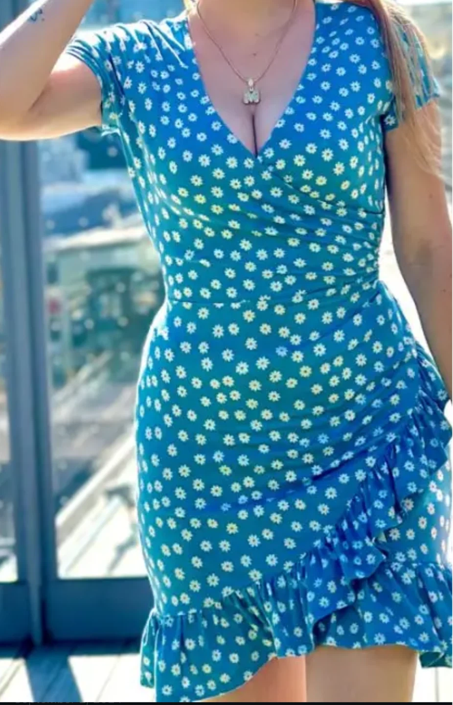 Blue floral wrap dress - photo 4
