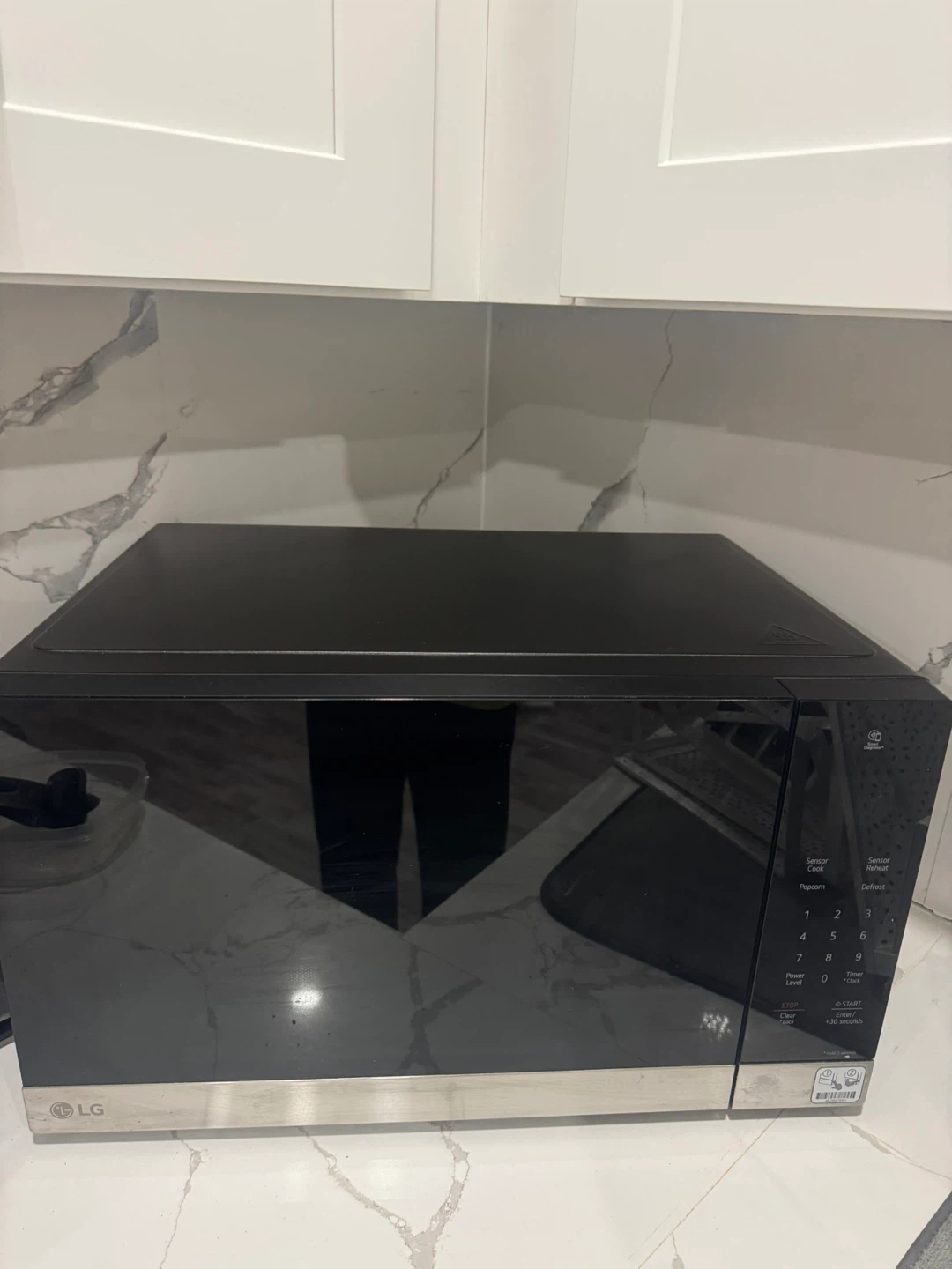 LG Microwave Oven - photo 4