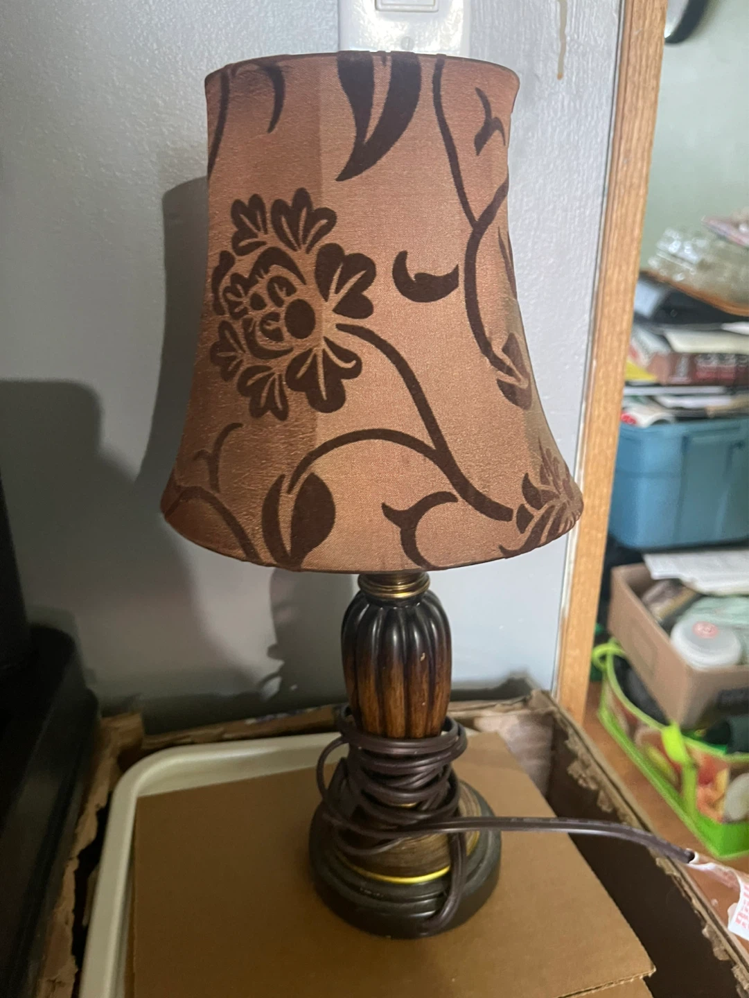 Brown floral accent lamp - photo 2