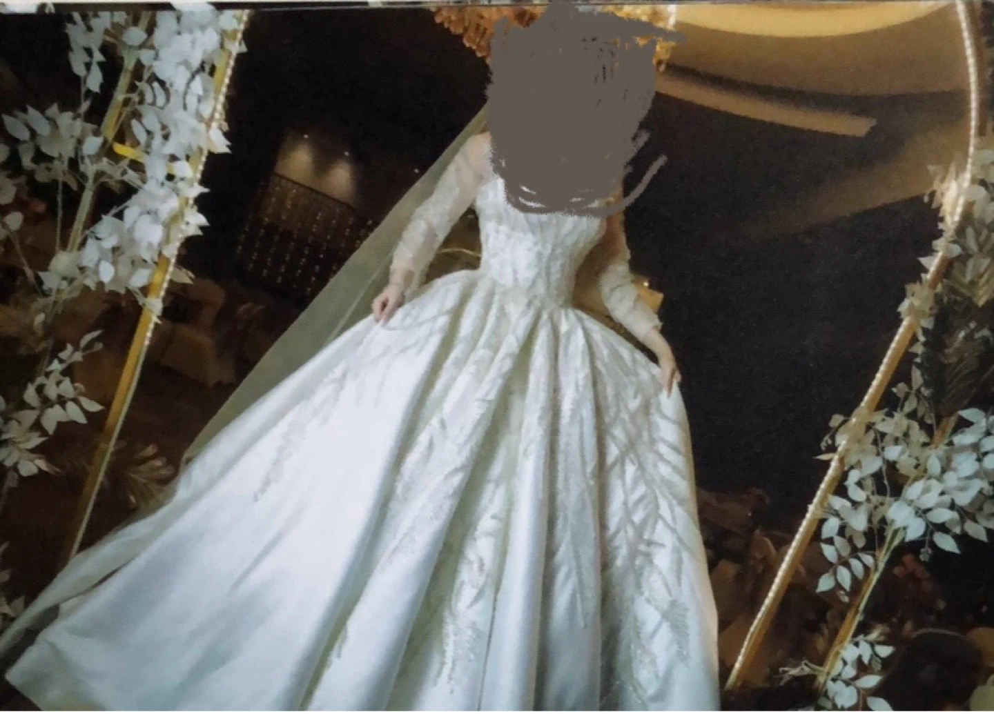 Wedding Dress with Veil - photo 2