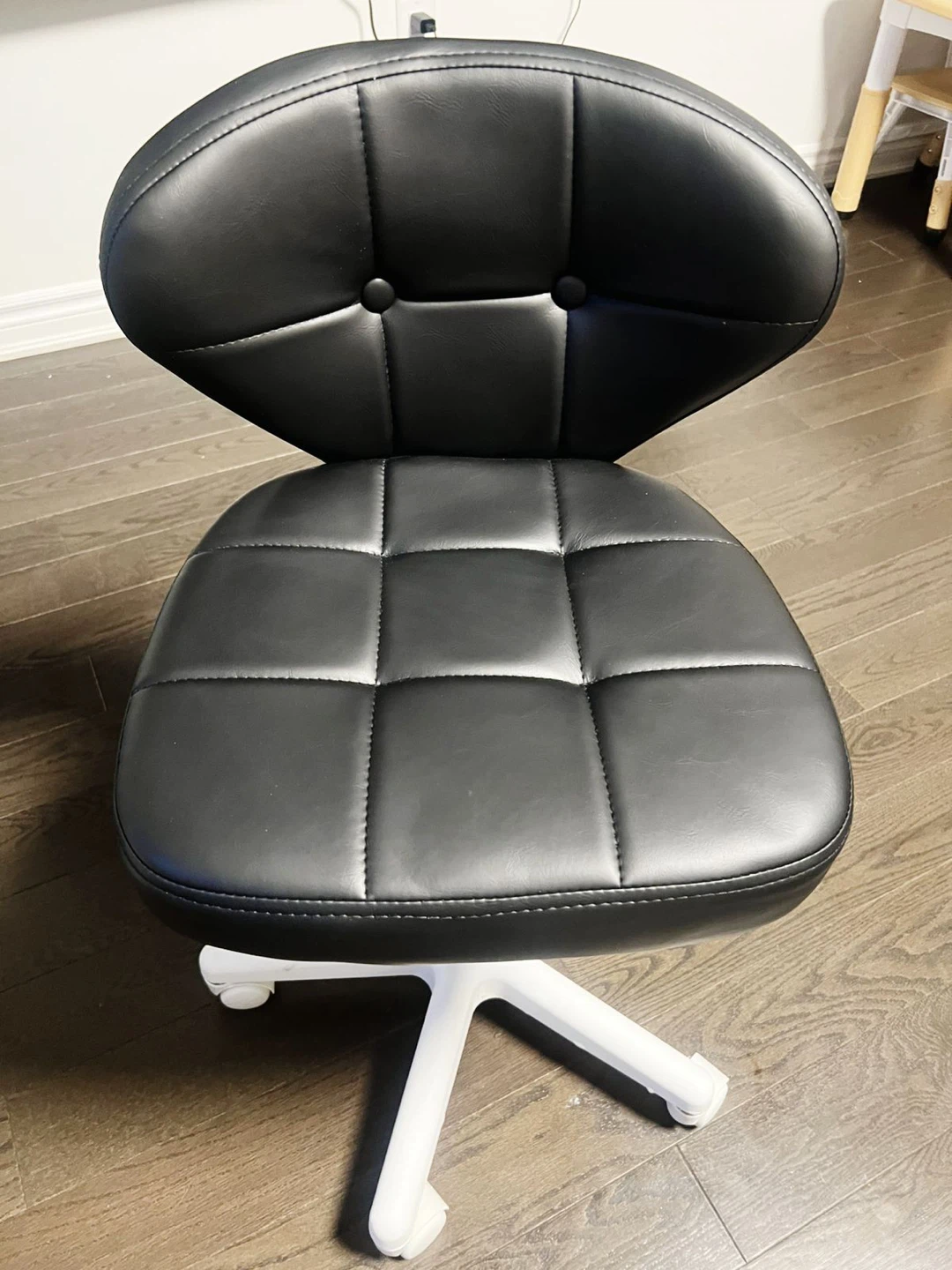 Black Tufted Swivel Office Chair - photo 3