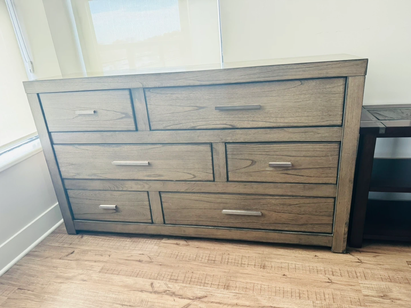6 drawer Bedroom dresser, felt lined drawers, vanity mirror - photo 2