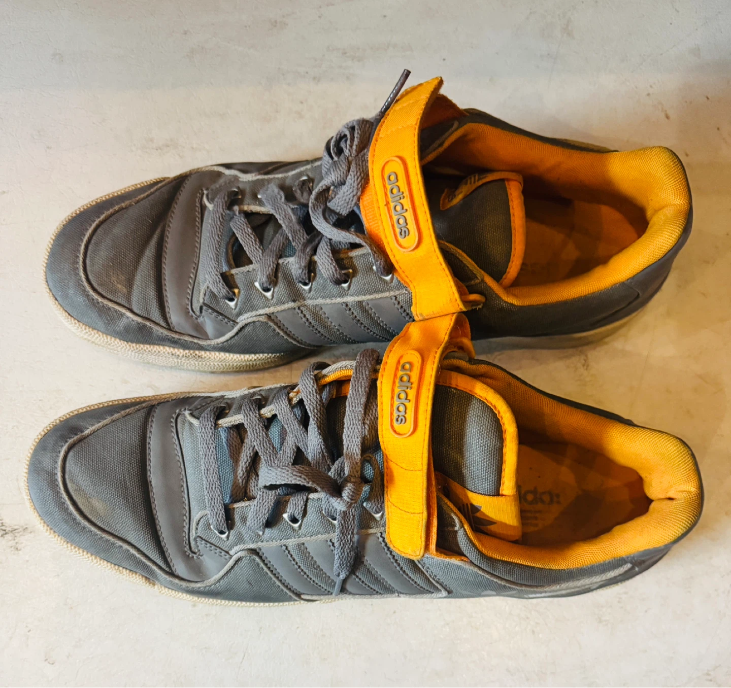 Adidas Men's Grey & Orange Sneakers - Size 10.5 - photo 3