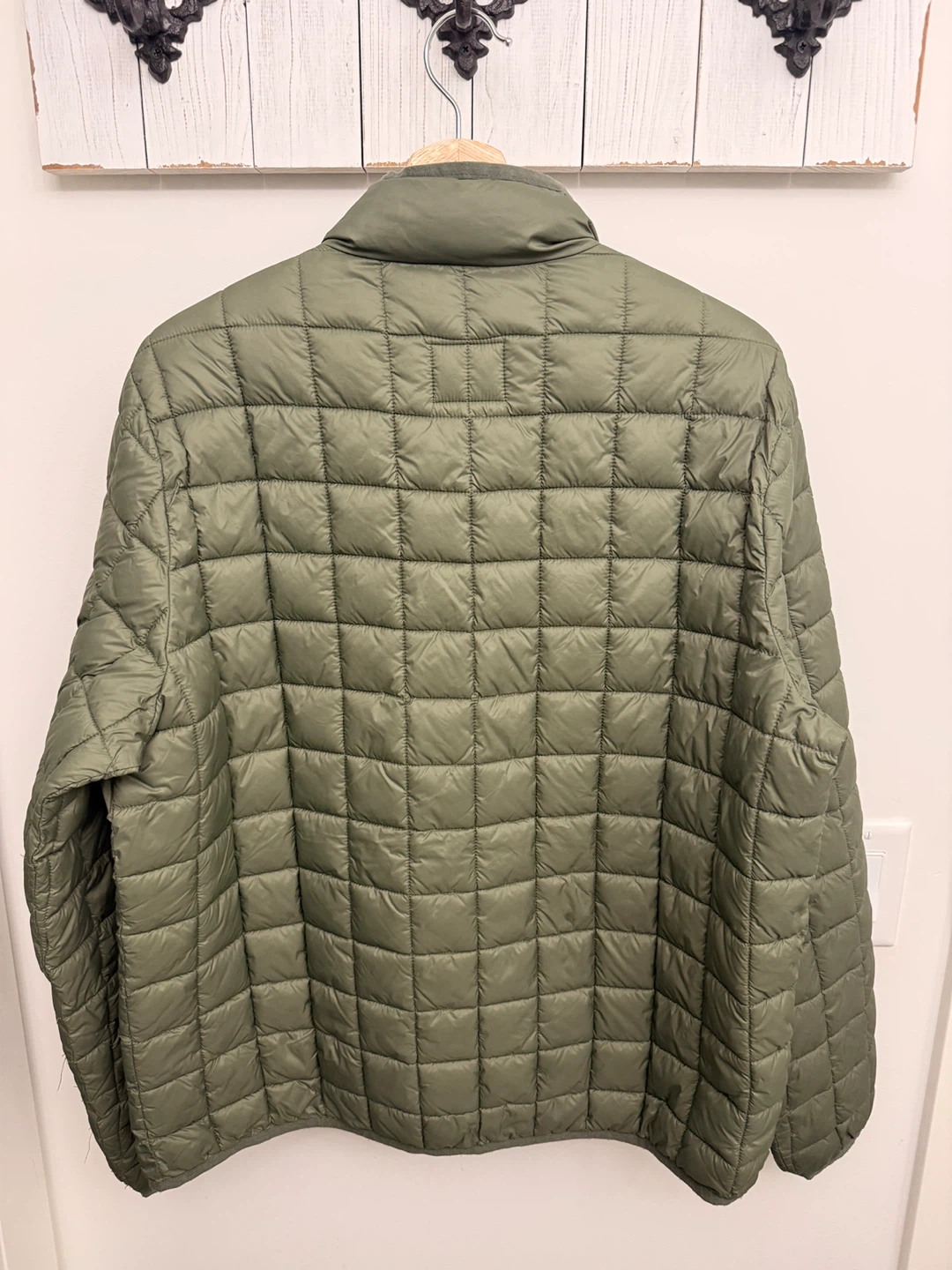 Ugg Puffer Jacket - Green - Size M - photo 5