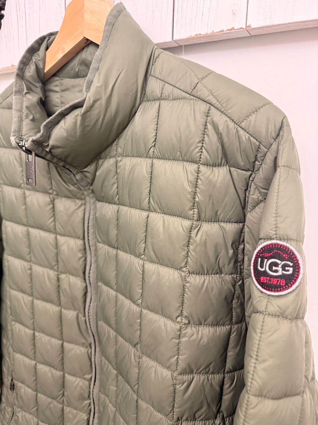 Ugg Puffer Jacket - Green - Size M - photo 3