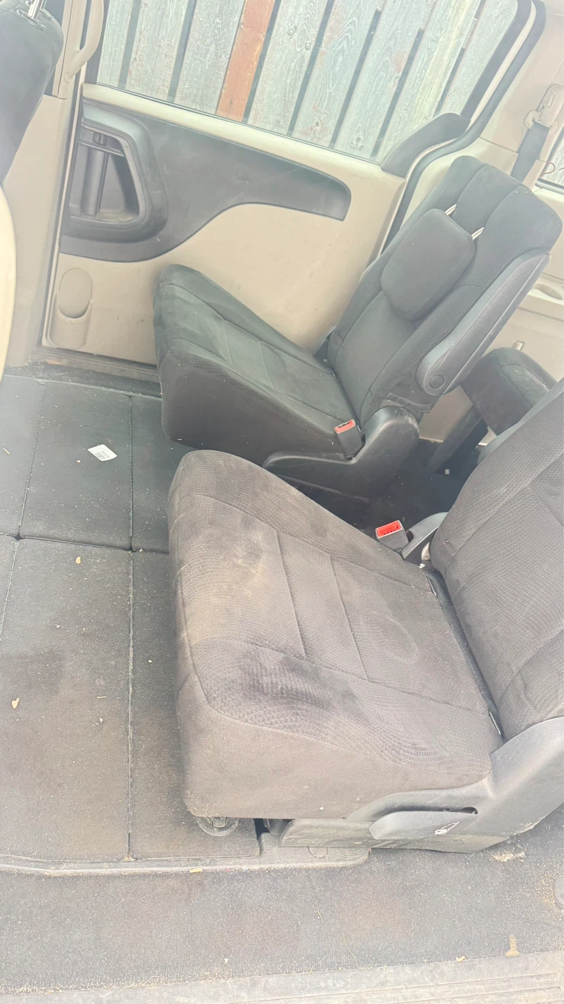 Dodge Grand Caravan Minivan Seats - photo 3