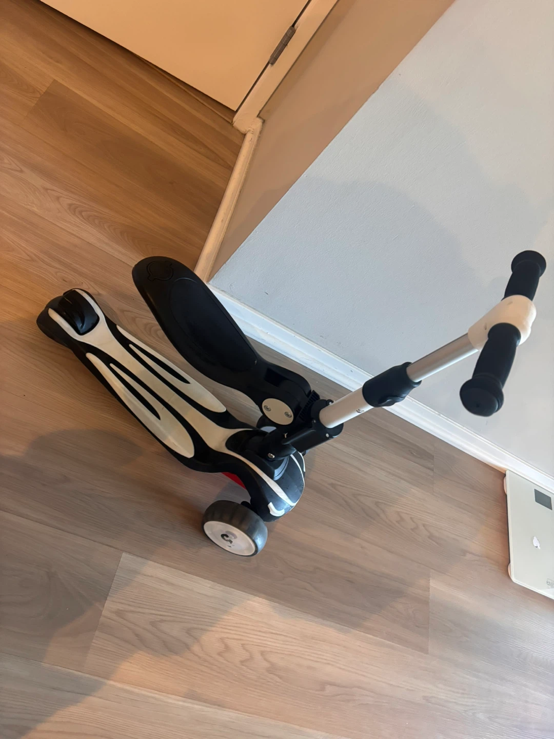 SEJOY 3-Wheel Scooter for Kids - photo 2