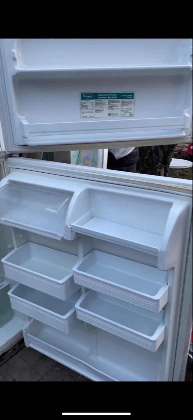 Whirlpool Refrigerator - photo 2