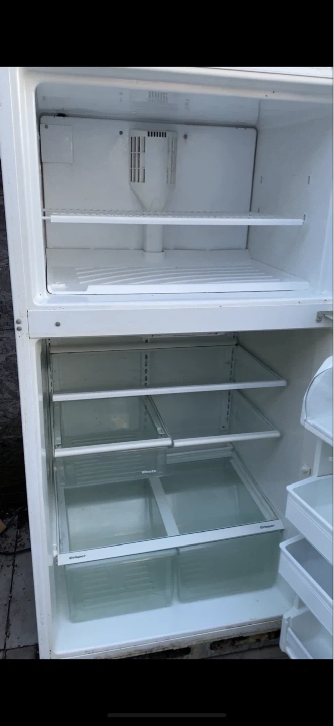Whirlpool Refrigerator - photo 3