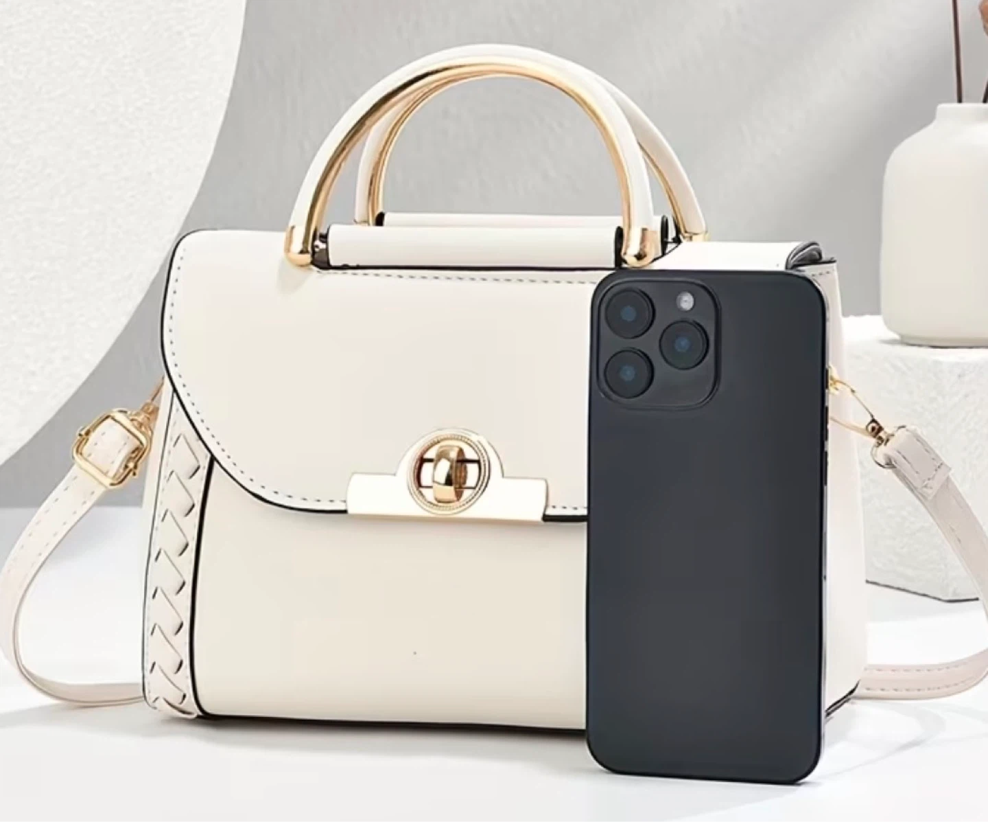 White handbag with gold hardware - photo 3