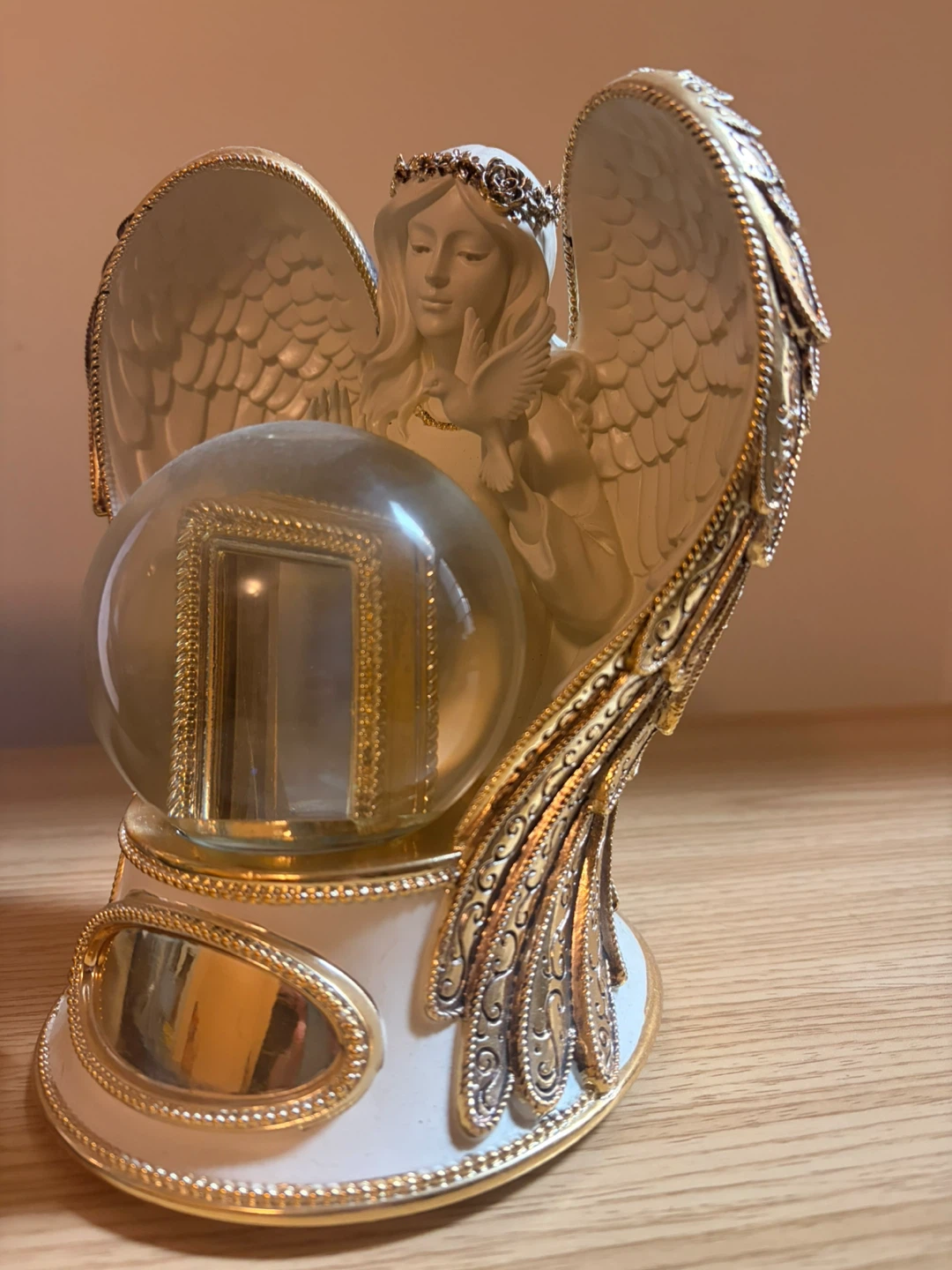 Angel Musical Snow Globe with Frame - photo 2