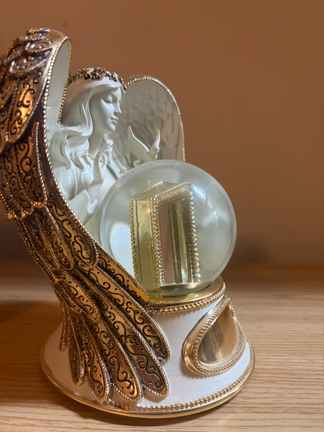 Angel Musical Snow Globe with Frame - photo 3