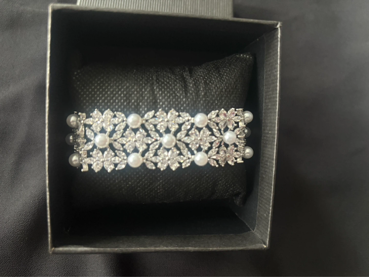 New Sparkly Pearl and Crystal Bracelet - photo 3