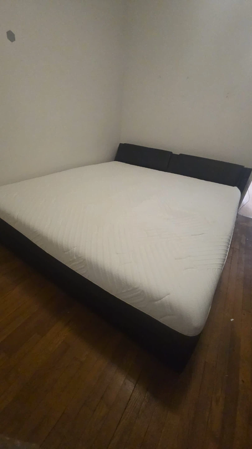 Queen Size Curved Faux Leather Platform Bed Frame - photo 2