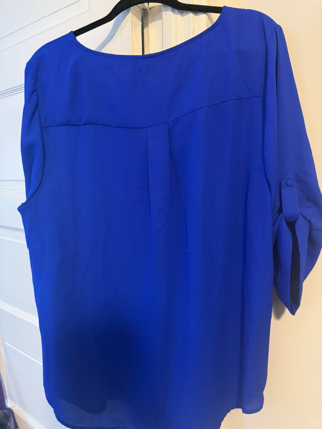 Torrid Blue V-Neck Roll-Tab Sleeve Top - Size 2 - photo 4