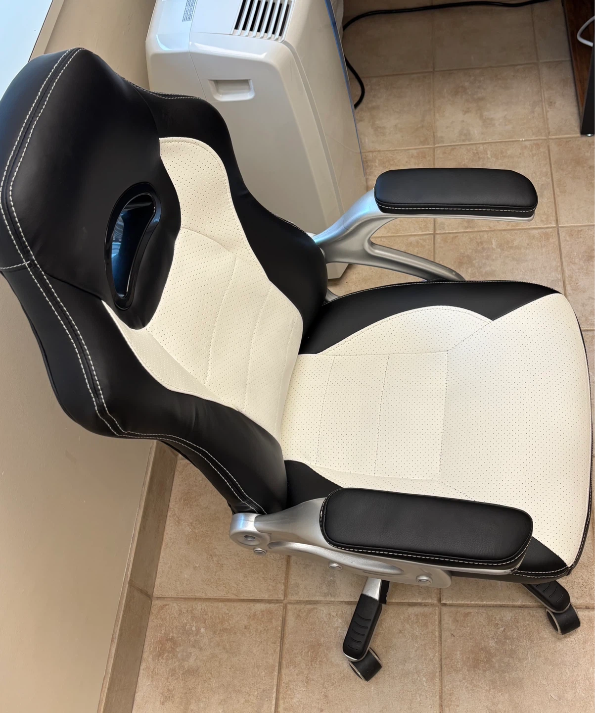 Gaming Chair - Black and White - photo 2