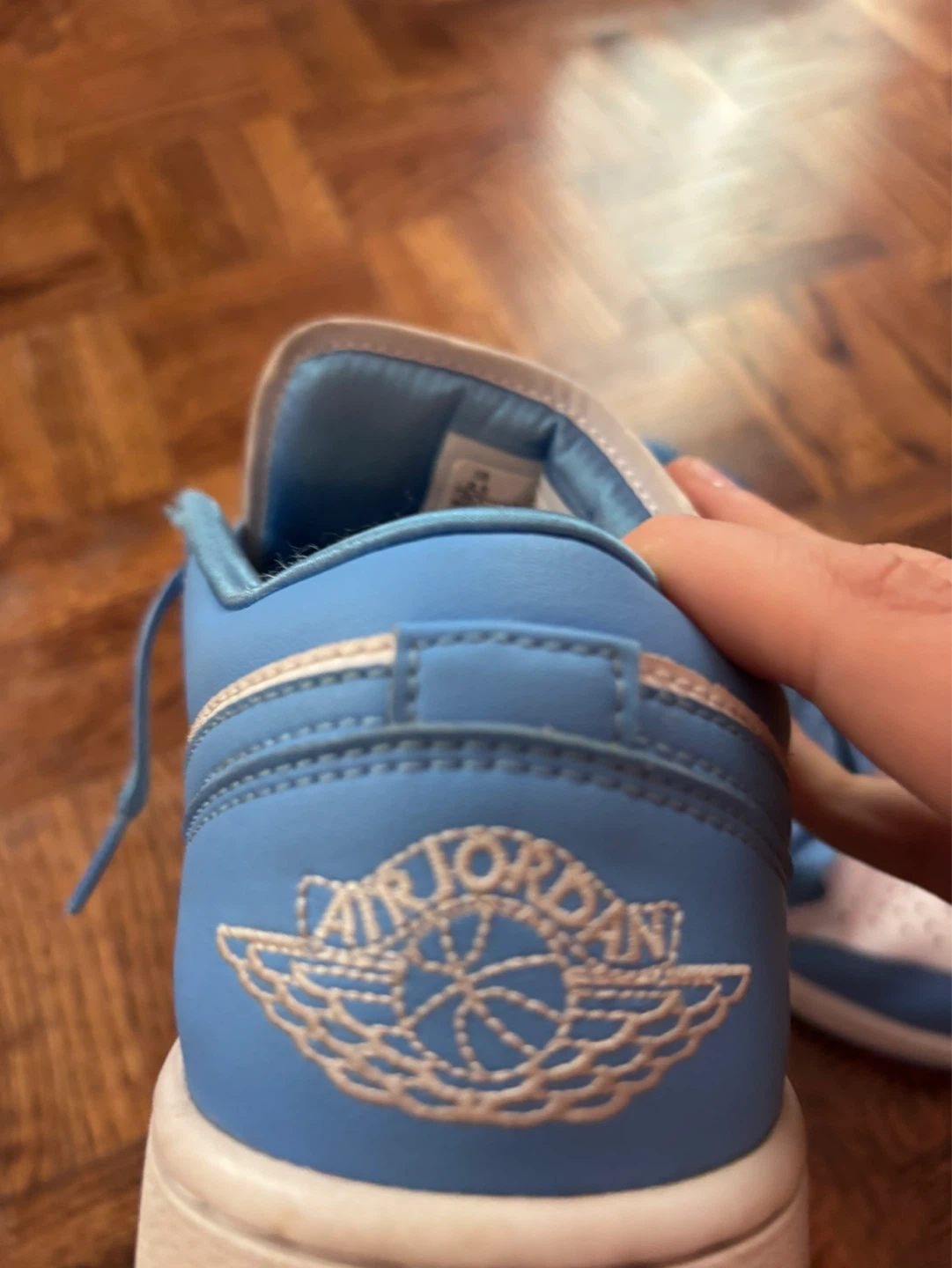 Women’s Air Jordan 1 Lows in Size 8 - photo 5