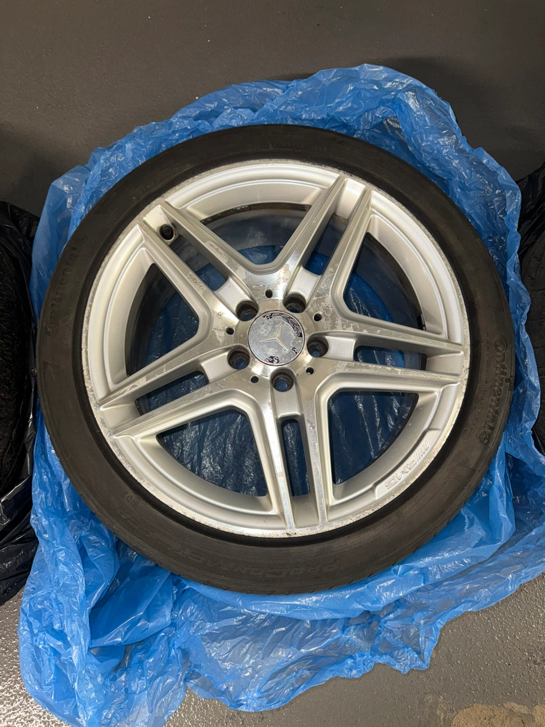 Mercedes-Benz AMG Wheel with Tire - photo 2