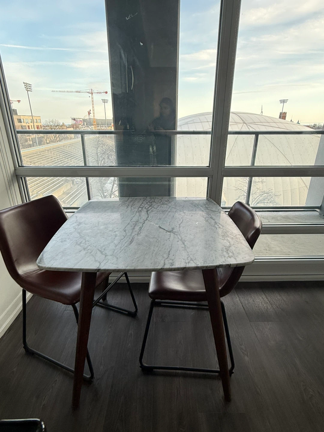 Marble top dining table with two chairs - photo 4