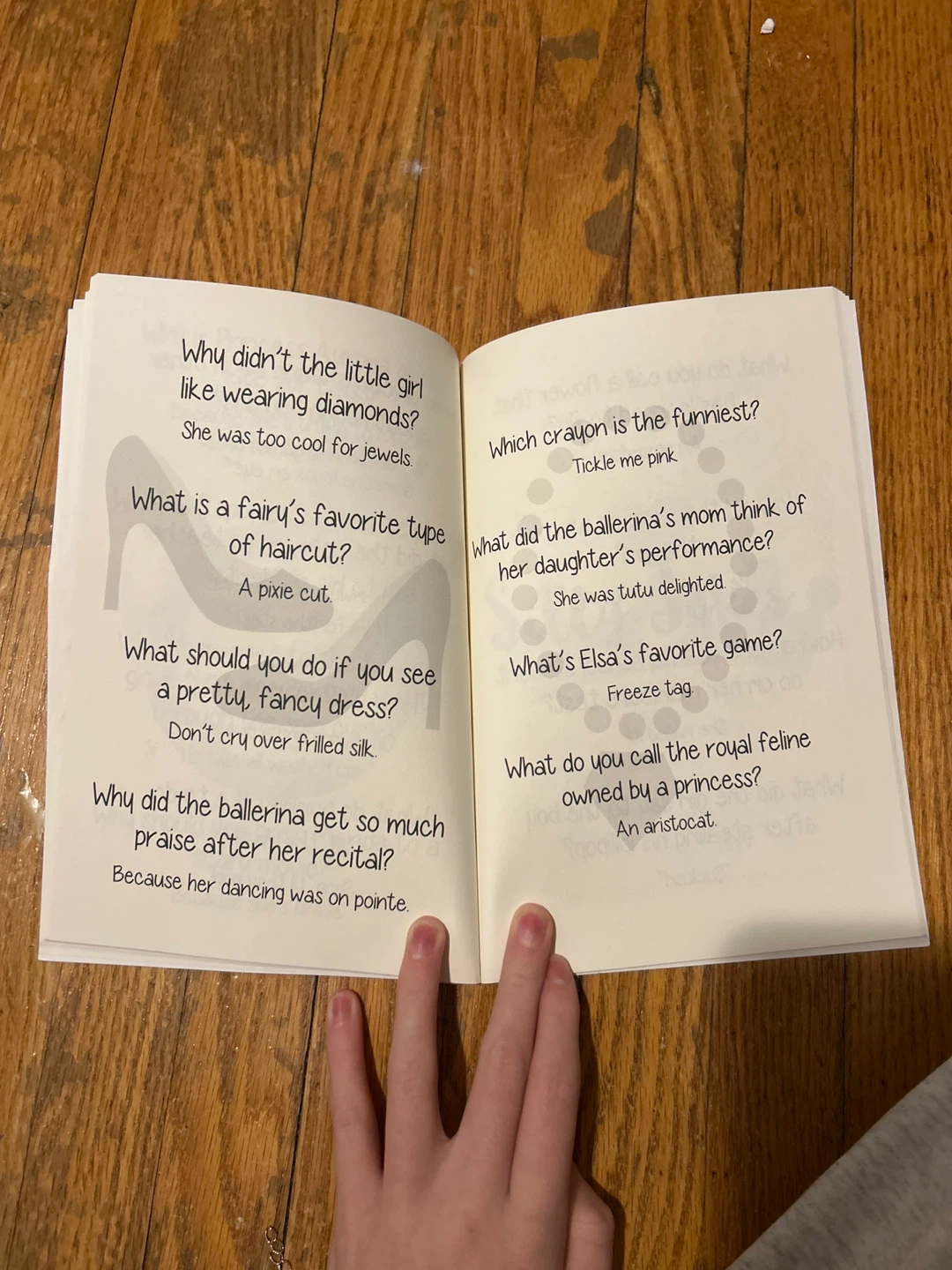Joke Book - try not to laugh - photo 4