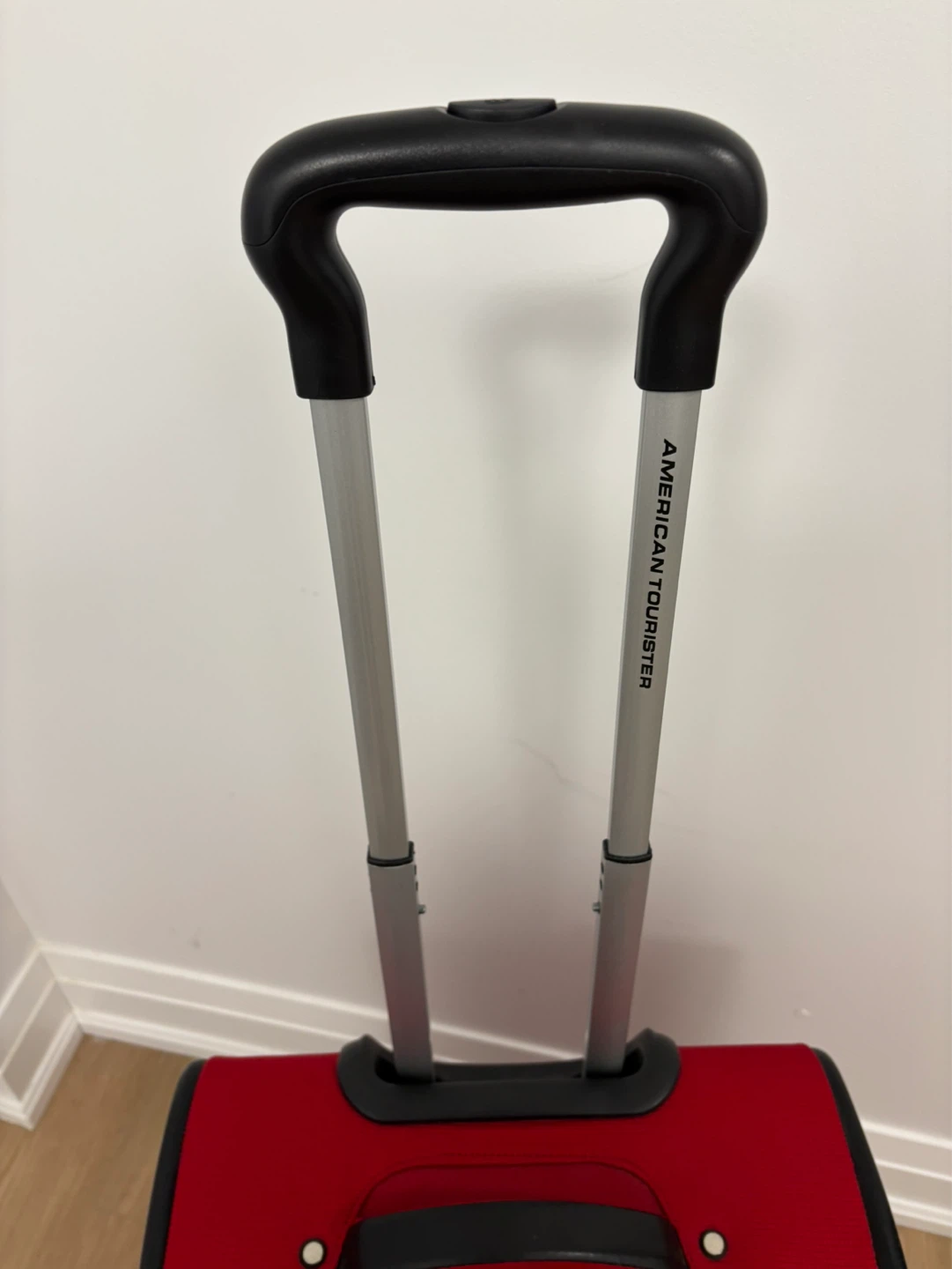 American Tourister Red Carry-On Spinner Luggage - photo 4