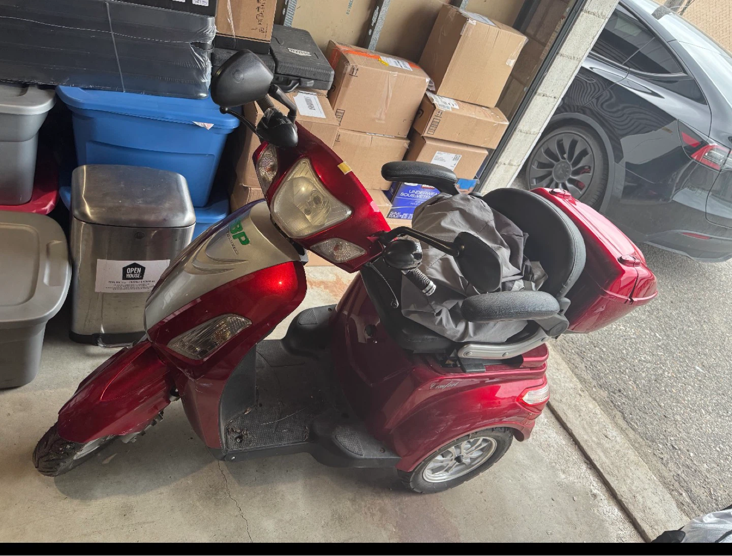 Candy Red 3-Wheel E-Bike – Excellent Condition (Needs Battery) - photo 4