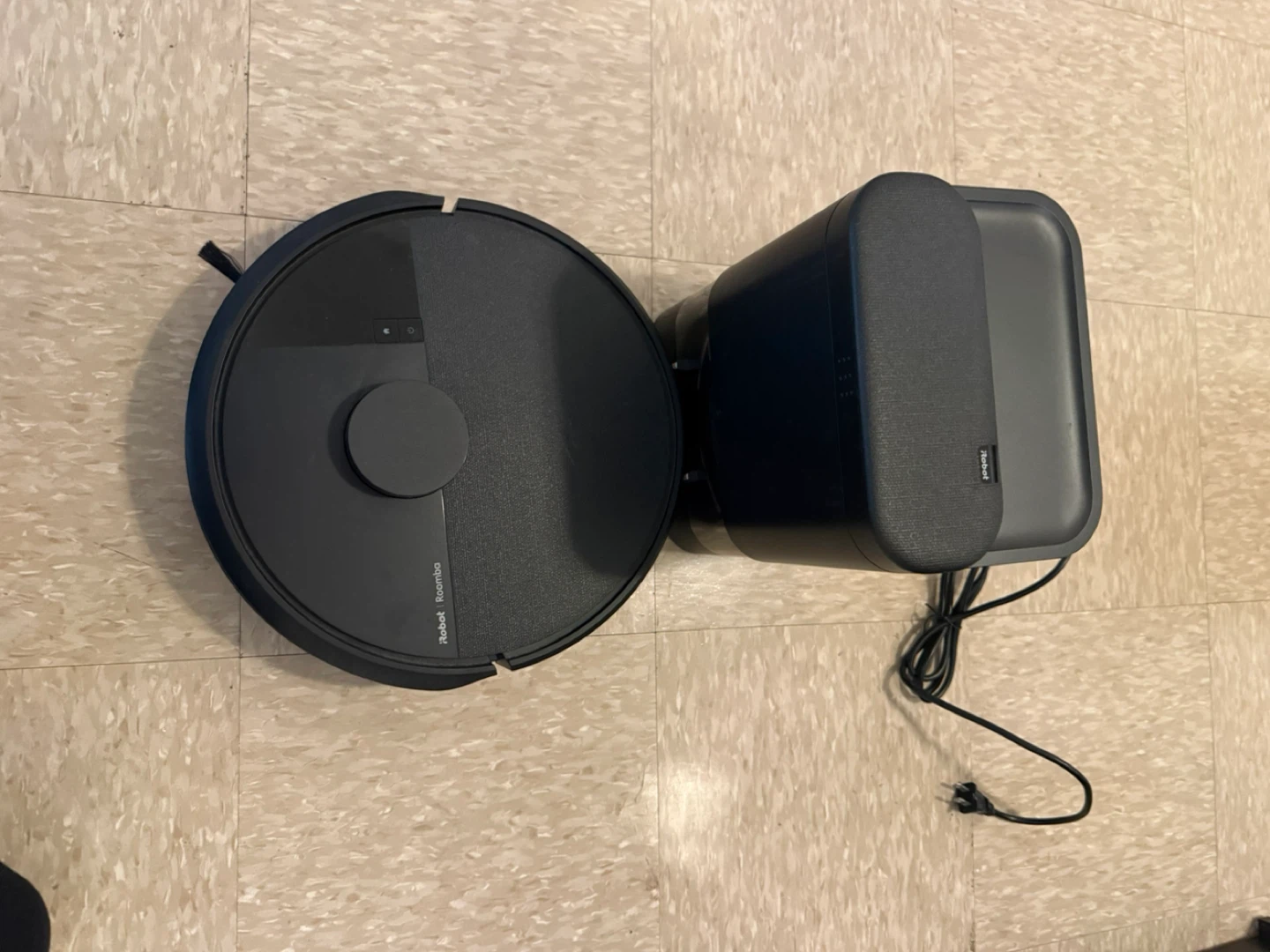 iRobot Roomba Self-Emptying Robot Vacuum - photo 3