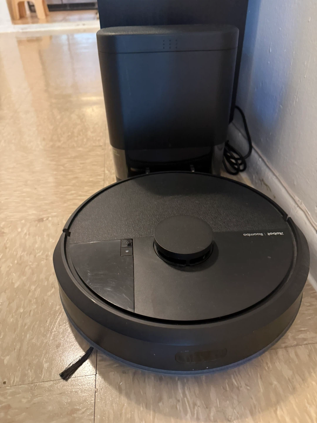 iRobot Roomba Self-Emptying Robot Vacuum - photo 2