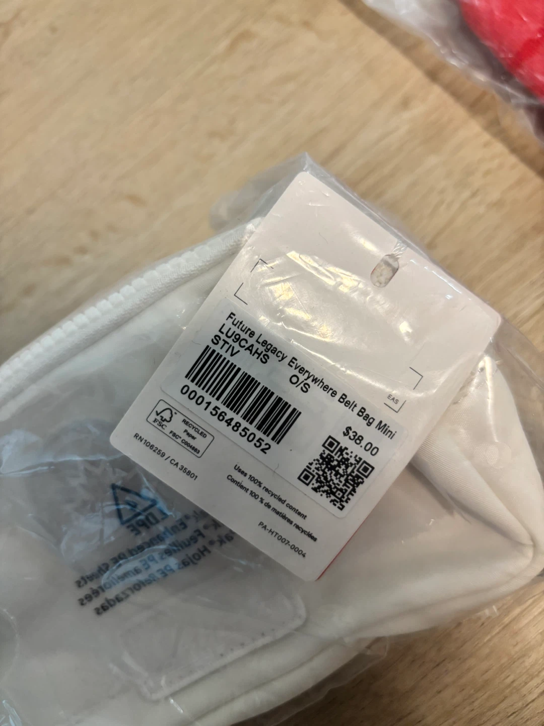 NEW Lululemon Belt Bag Mini - White - photo 3