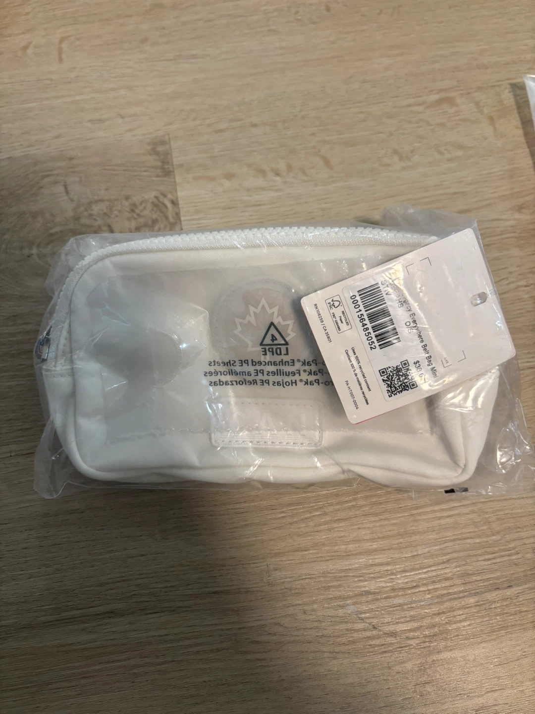 NEW Lululemon Belt Bag Mini - White - photo 2