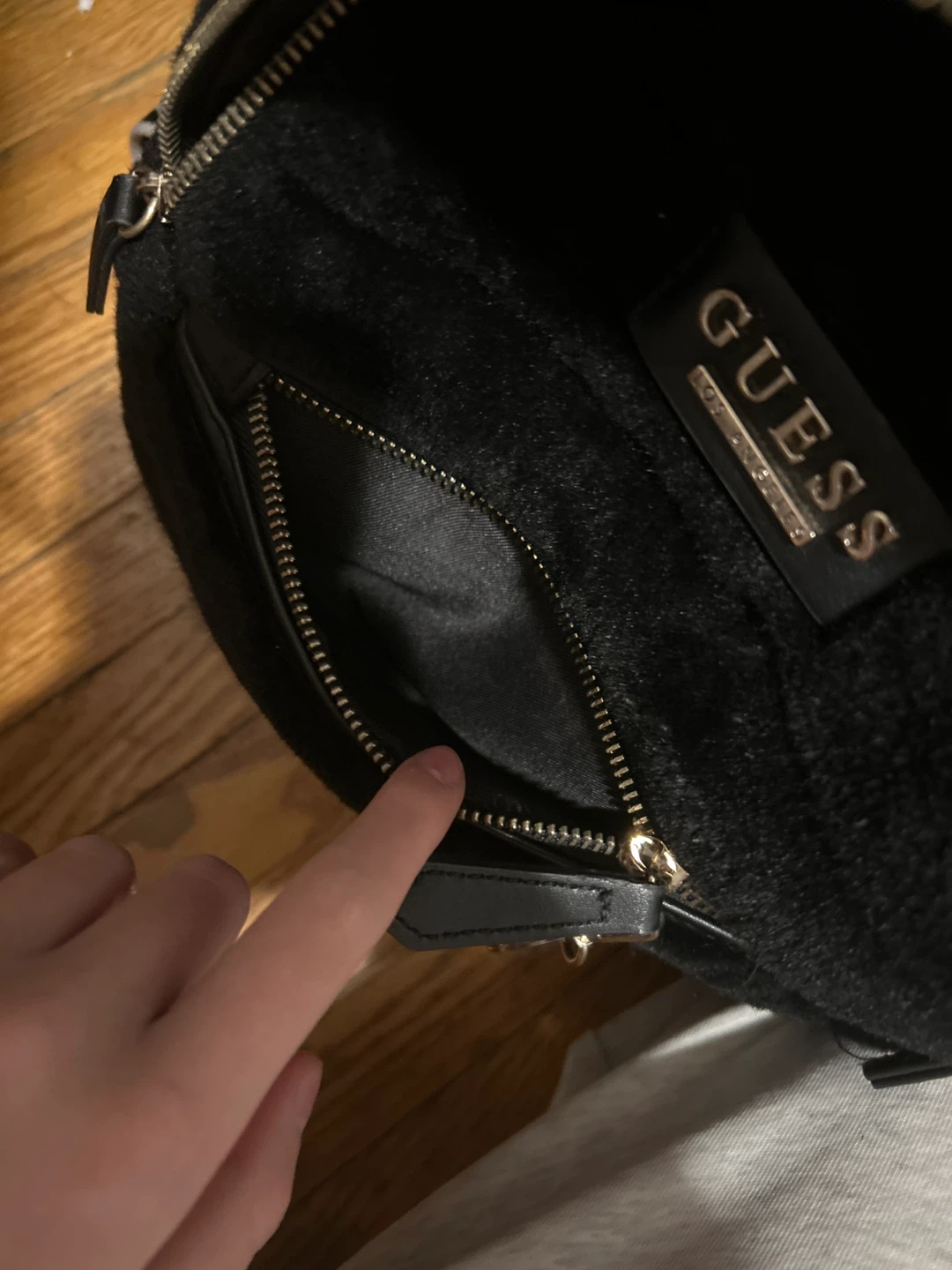 Guess mini black backpack - photo 3