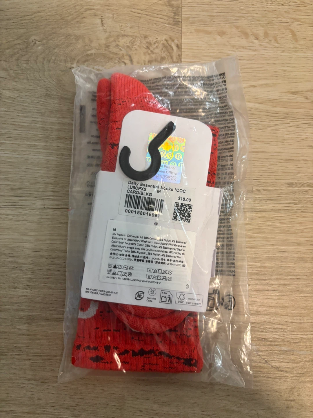 NEW Lululemon Daily Essential Crew Socks - photo 2