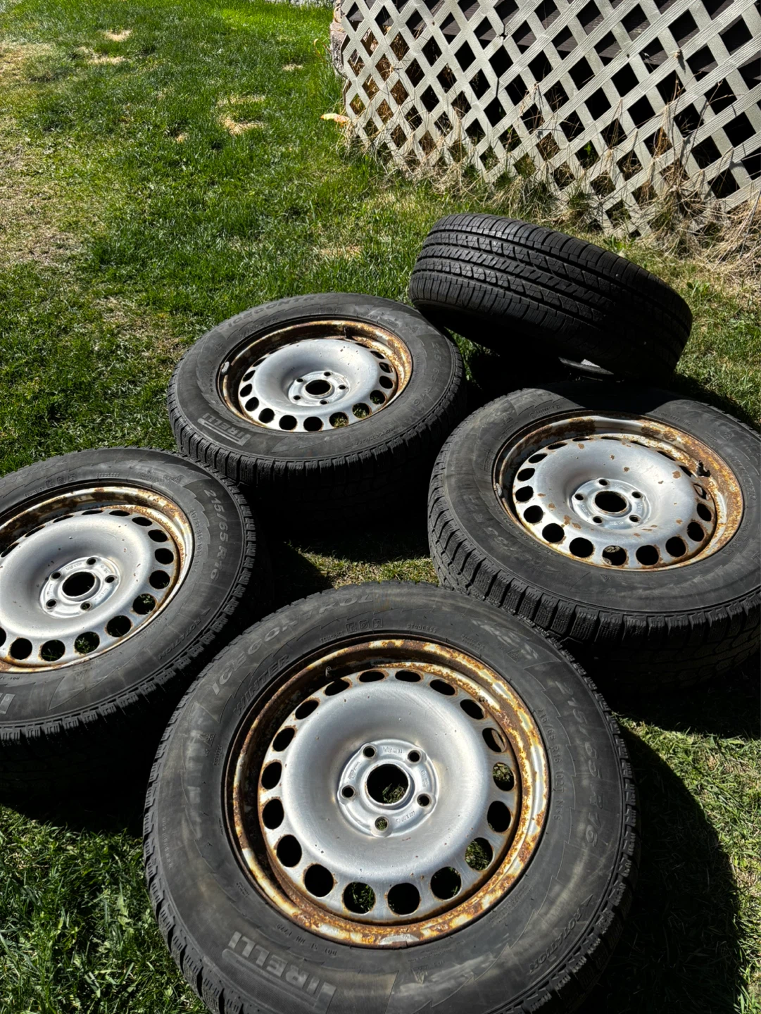 Set of 4 Winter Tires (215/65/16)on Rims 5x112 - photo 3