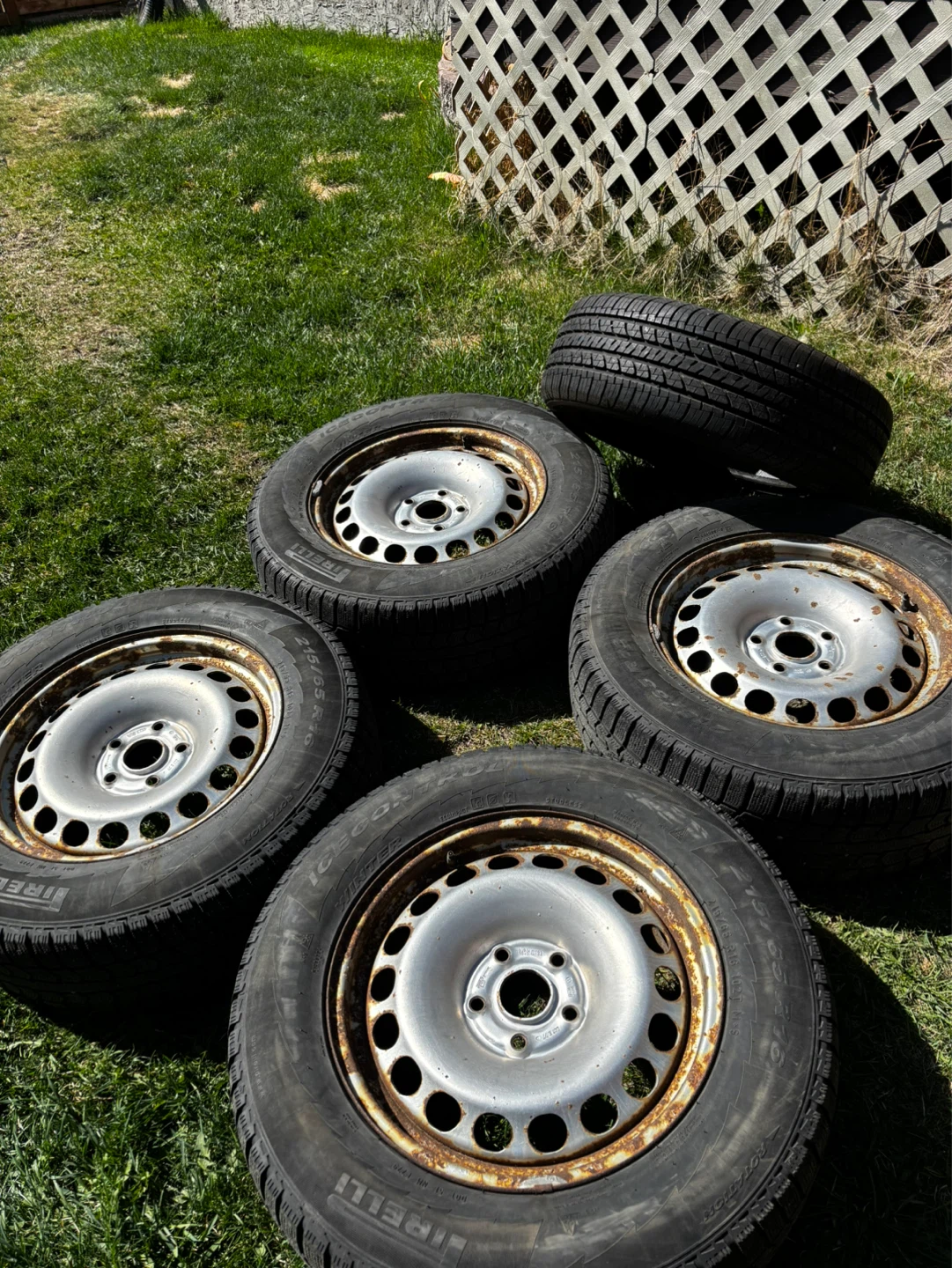 Set of 4 Winter Tires (215/65/16)on Rims 5x112 - photo 4