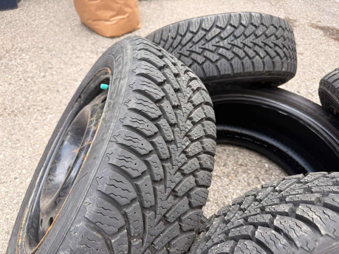Good Year Winter Tires ON RIMS - photo 4