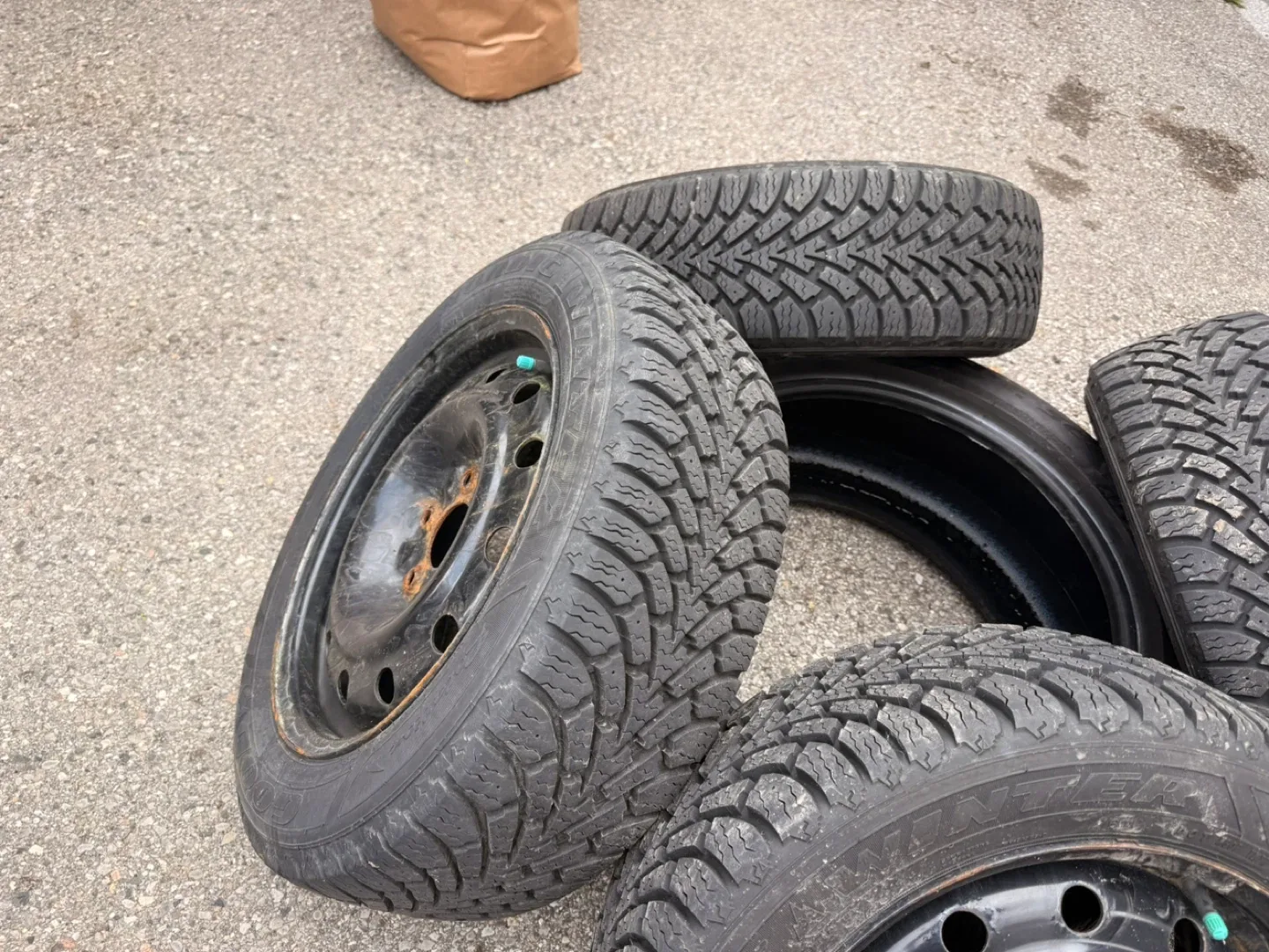 Good Year Winter Tires ON RIMS - photo 3