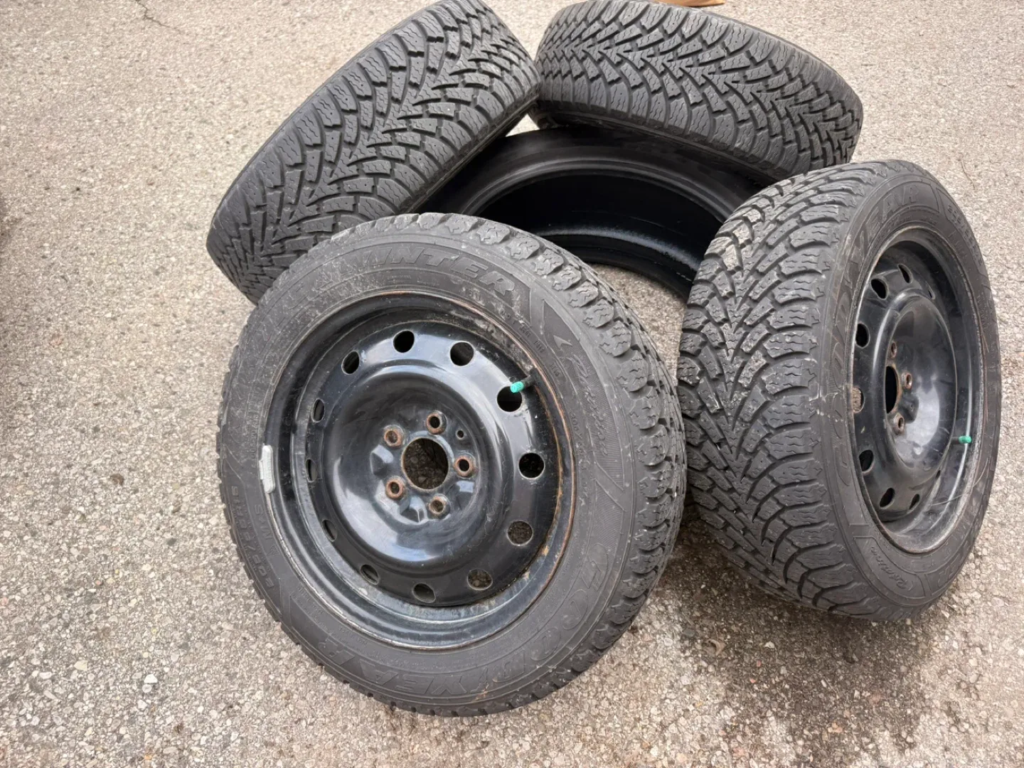 Good Year Winter Tires ON RIMS - photo 2