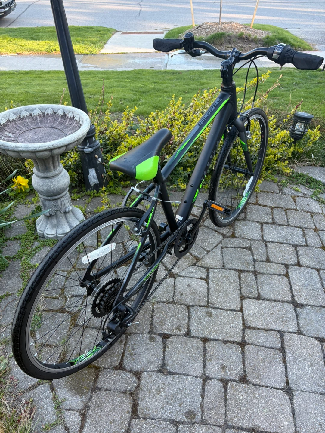 24 inchez Giant Escape jr Hybrid Bike - photo 5