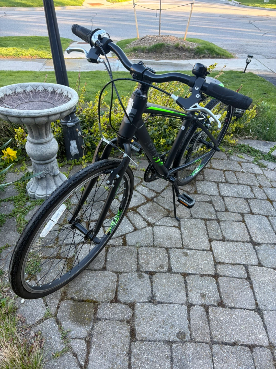 24 inchez Giant Escape jr Hybrid Bike - photo 4