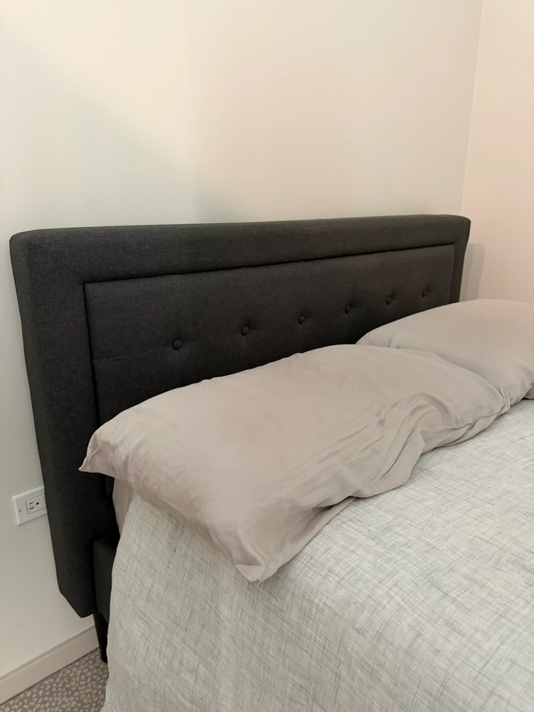 Dark Gray Upholstered Tufted Headboard Bed Frame