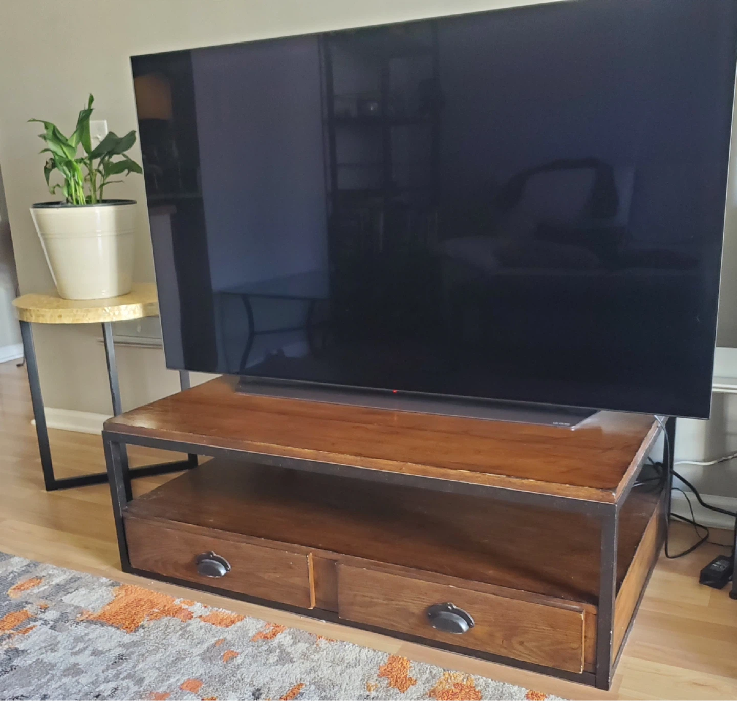 Wood coffee table with drawers - photo 4