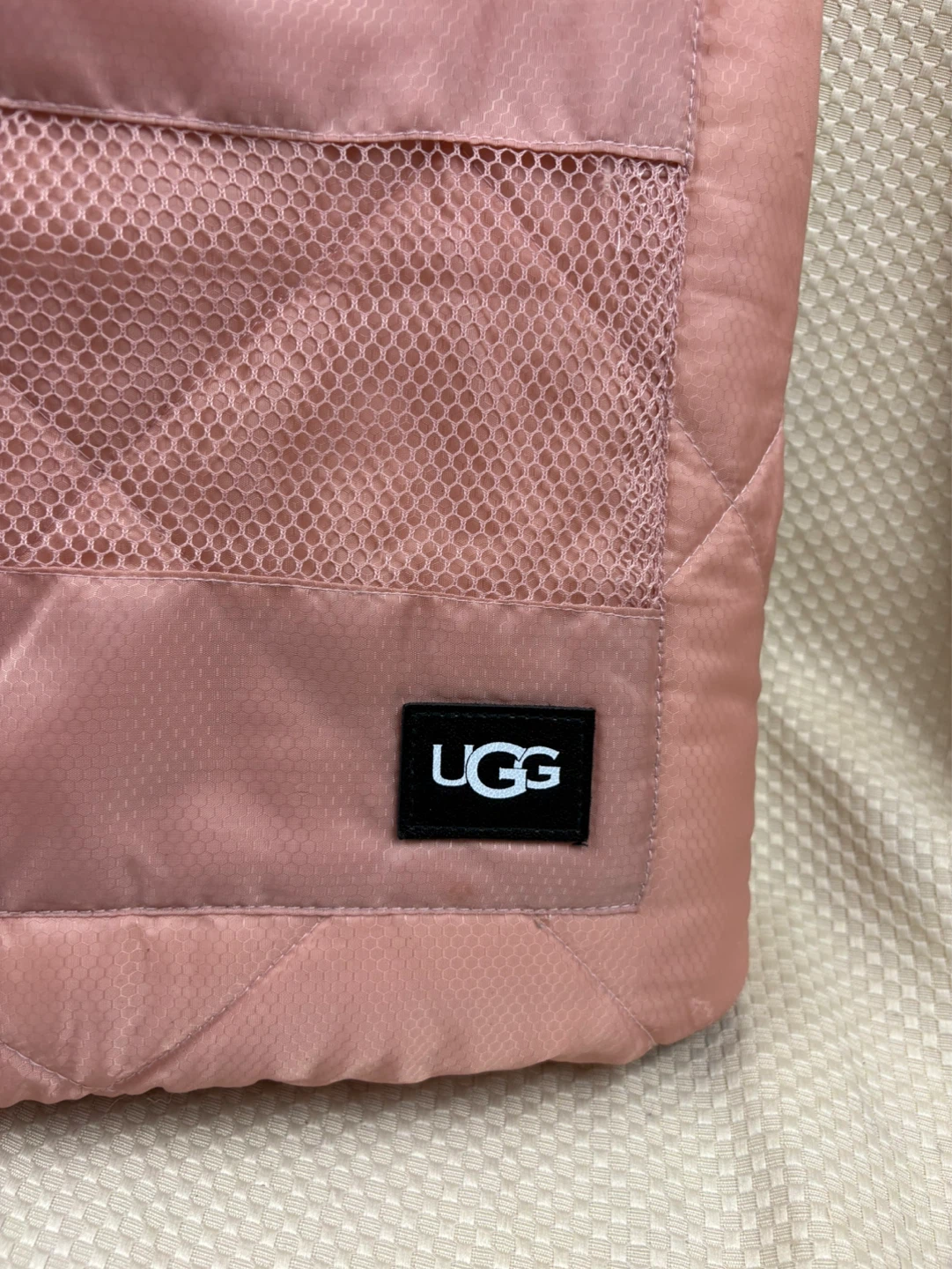 UGG Mischa Outdoor Throw Blanket w/ Backpack Straps Seal Pink - photo 2