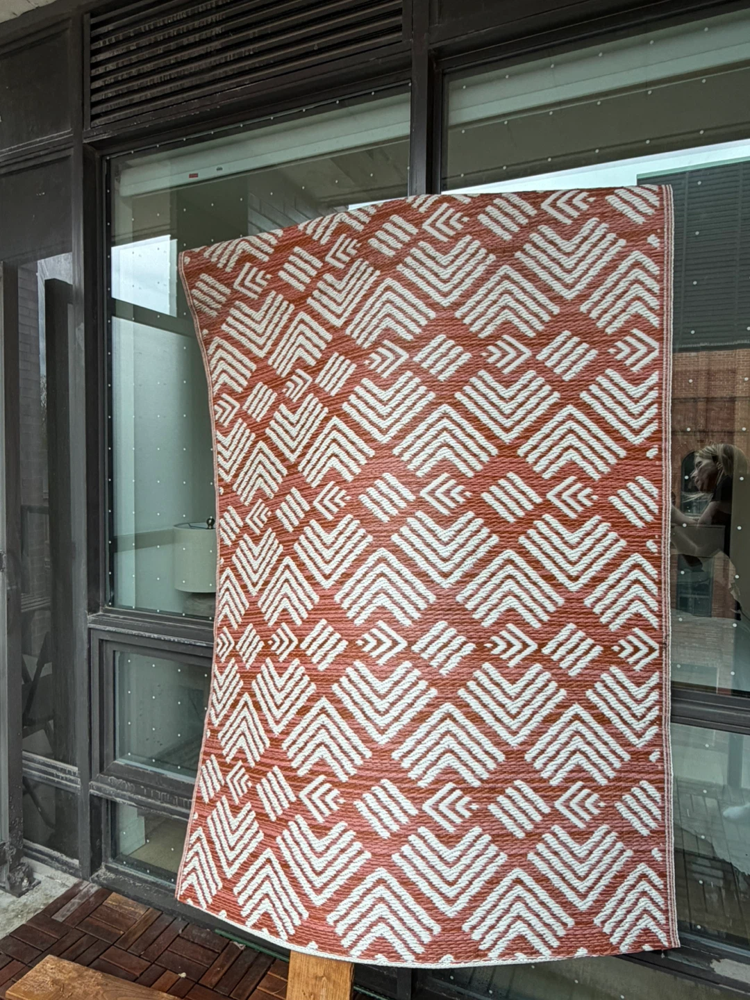 Outdoor area rug,clean and great condition 4x6.