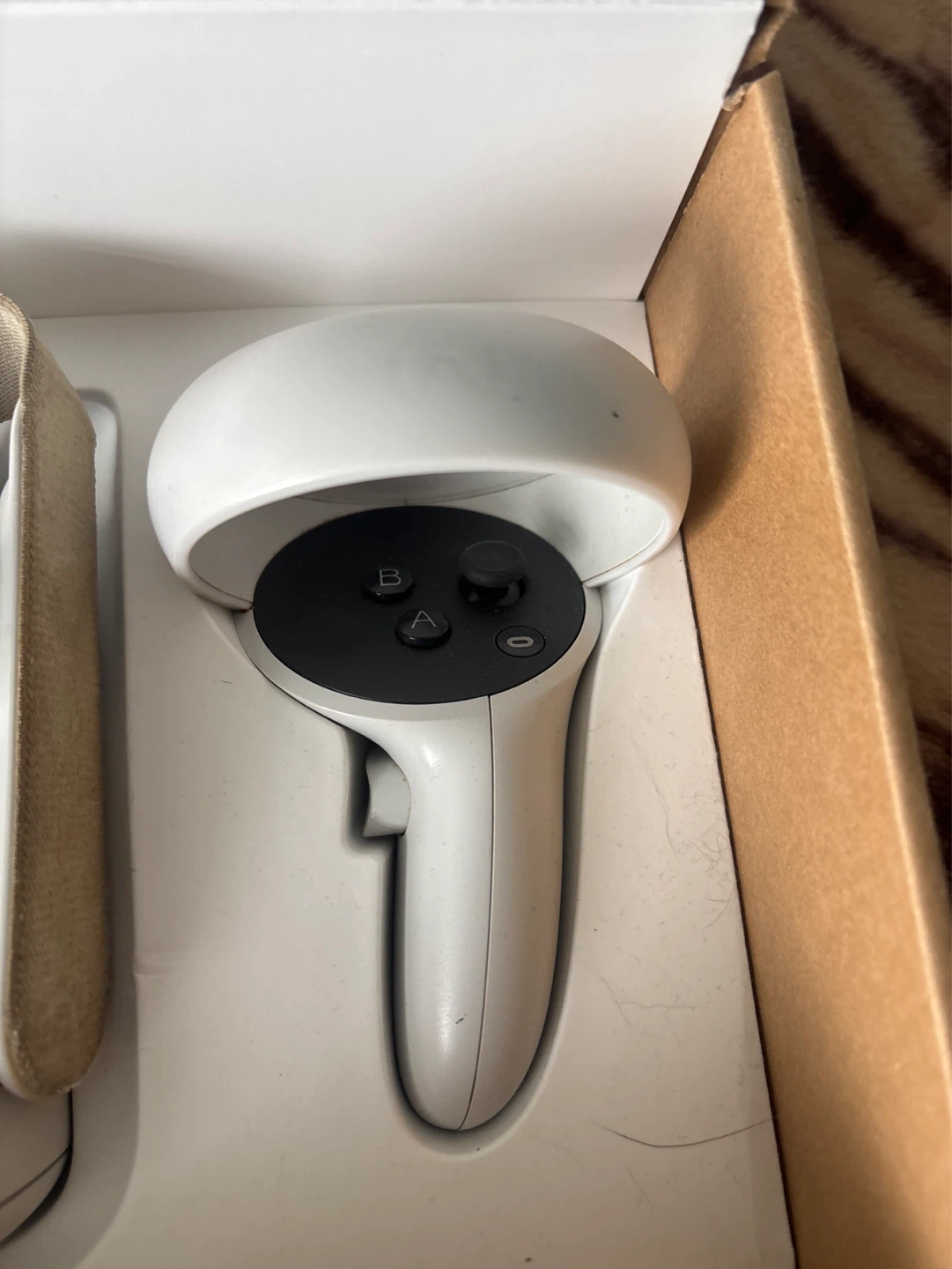 Meta Quest 2 VR Headset and Controllers - photo 3