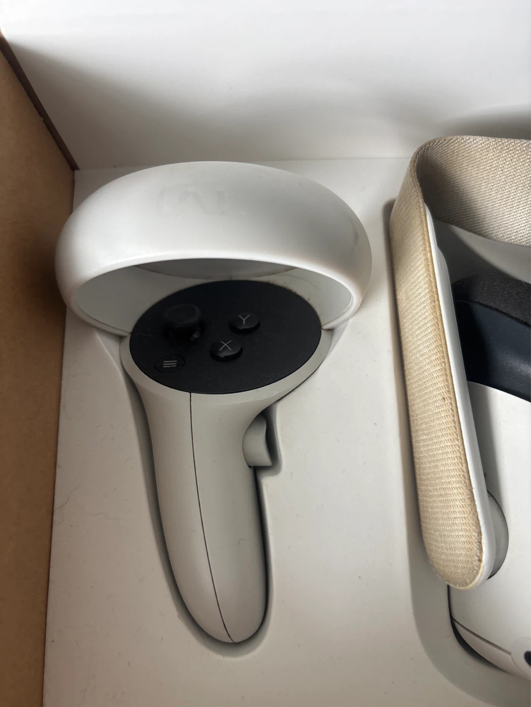 Meta Quest 2 VR Headset and Controllers - photo 2