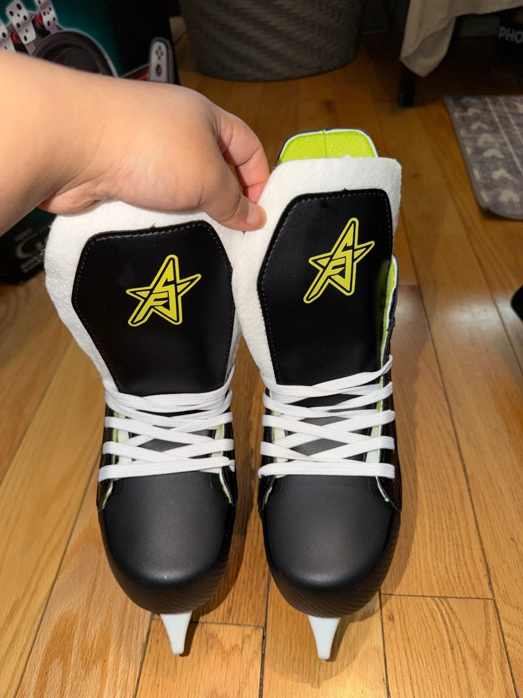 Hockey skates brand new - photo 3