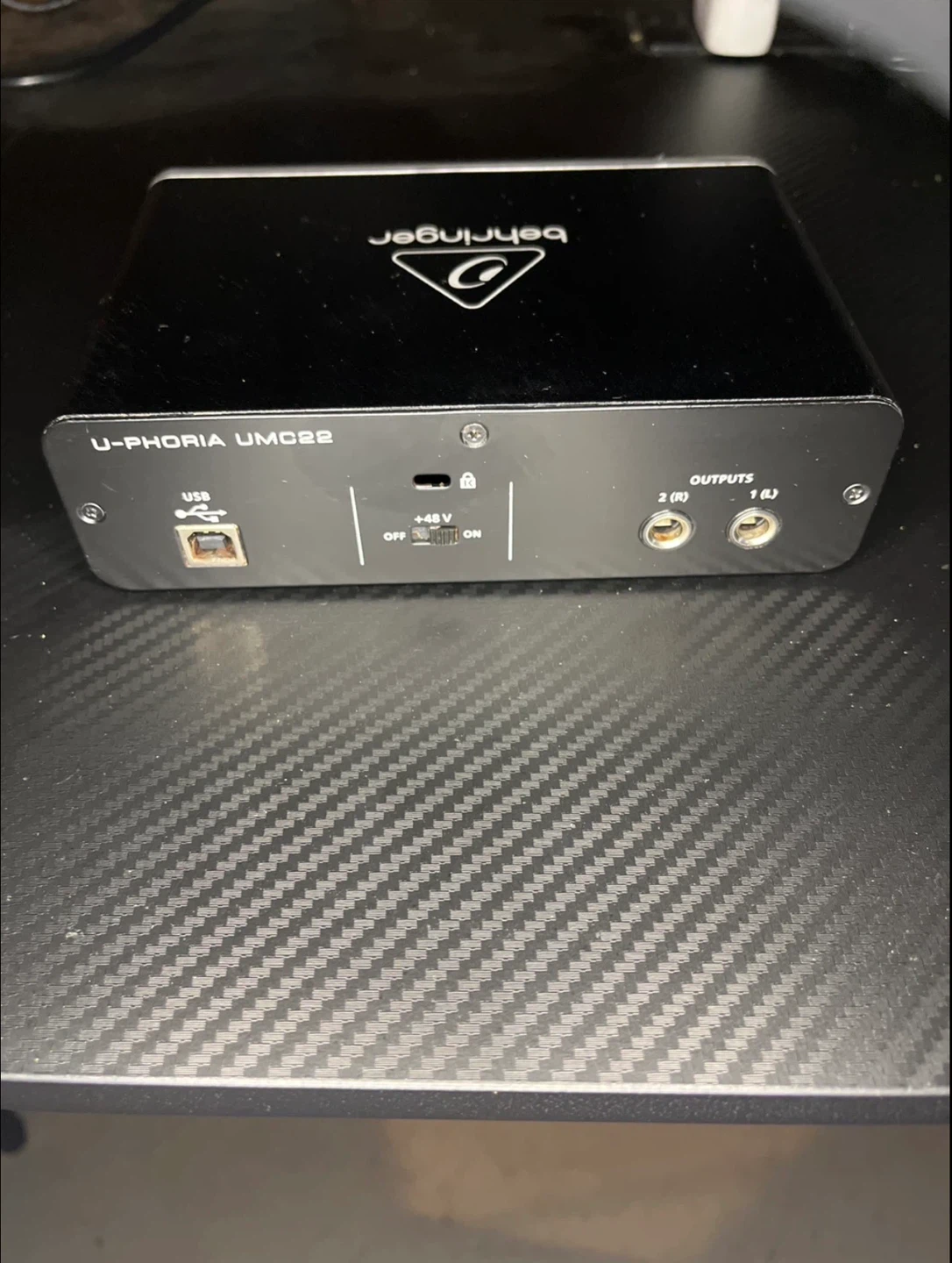 Behringer u-phoria + Focusrite Scarlett studio mic (bundle) - photo 5